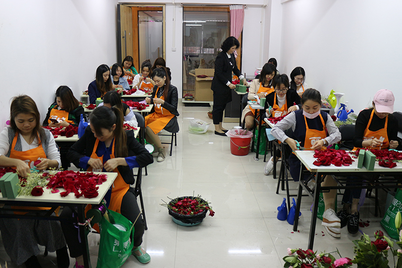 廣西南寧哪家花藝學(xué)校好_麗竹花藝課堂