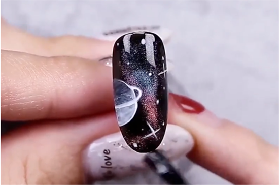 南寧美甲學校：星空貓眼美甲怎么做