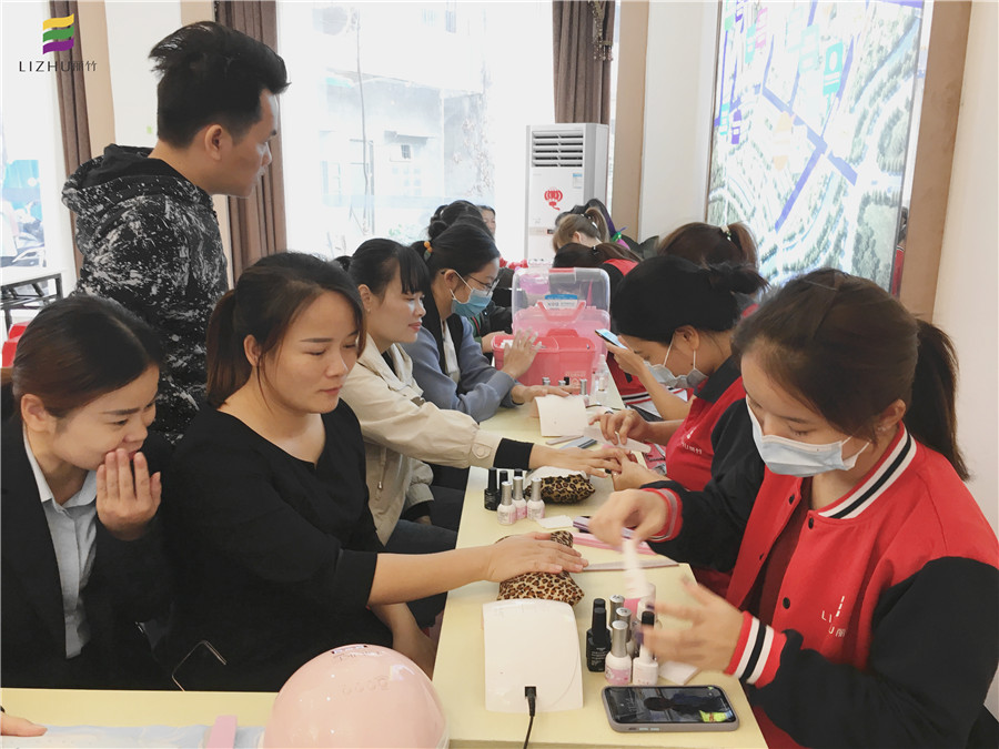 來吧！展示！麗竹美甲班的學(xué)員們