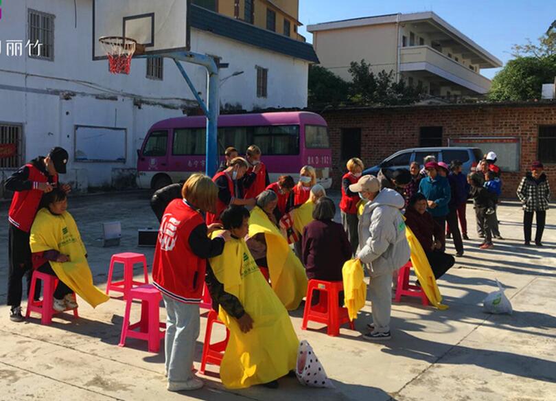 麗竹支部志愿理發(fā)隊(duì)暖暖的很貼心