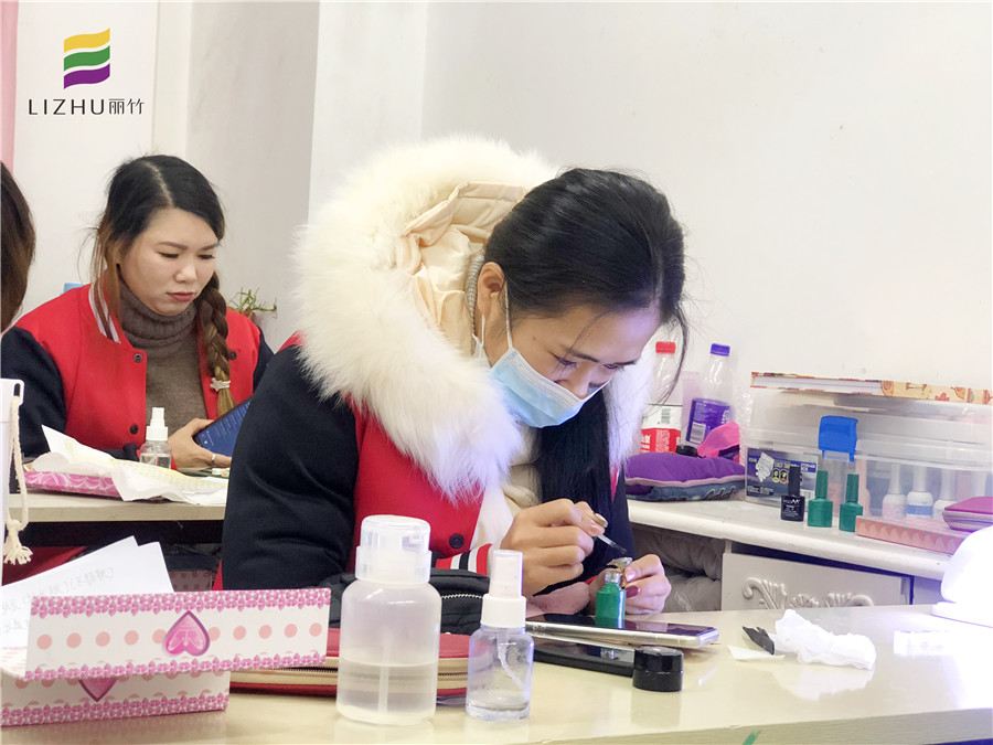 廣西美甲培訓哪家好？看看美甲學員畢業(yè)感言