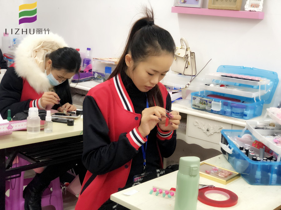 美甲學(xué)員感言：這才是南寧專(zhuān)業(yè)美甲培訓(xùn)學(xué)校該有的樣子