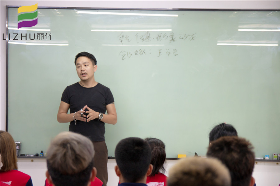 麗竹美發(fā)就業(yè)宣講，告訴你南寧美發(fā)學校哪家就業(yè)率高