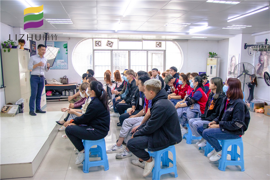 廣西學美發(fā)好找工作嗎？來看麗竹學校就業(yè)宣講會