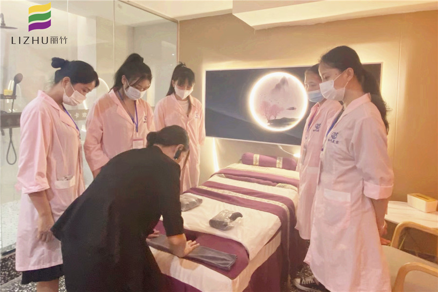 南寧美容學(xué)校就業(yè)實習(xí)，提前感受崗位技能及素養(yǎng)