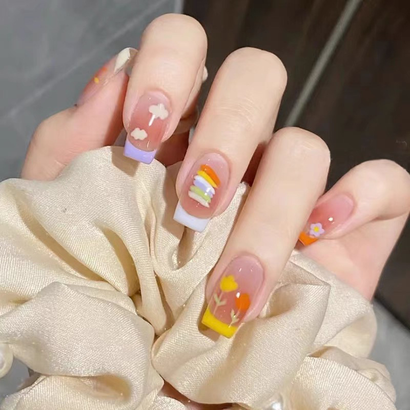 適合夏日做的短甲美甲，南寧美甲學(xué)習(xí)中心收集