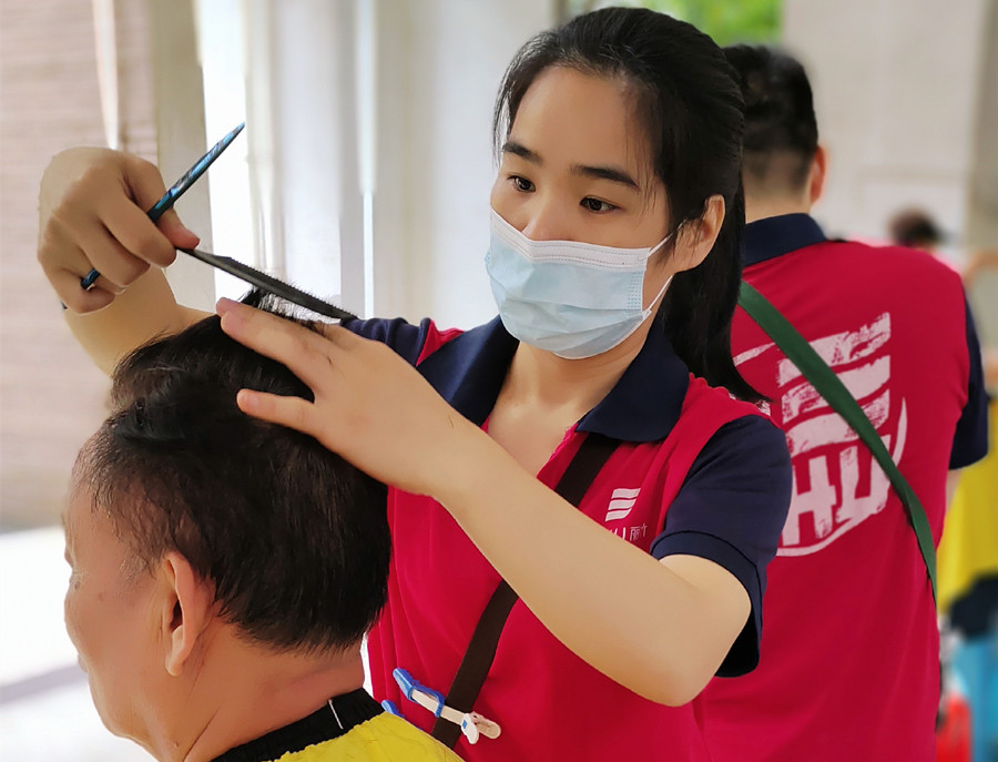 南寧美發(fā)學(xué)校真人實(shí)踐，麗竹美發(fā)學(xué)校沖沖沖