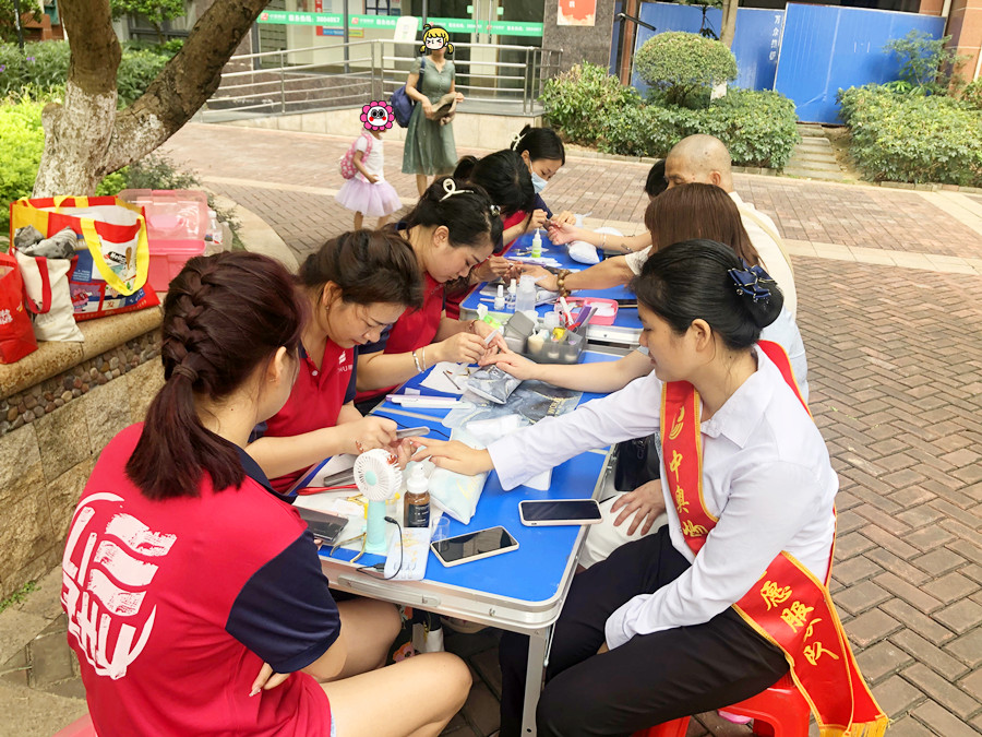 免費美甲活動&社區(qū)美甲活動，南寧美甲學(xué)校在行動