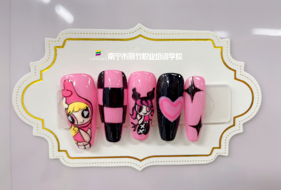 美甲的甲面不亮怎么辦？廣西美甲學(xué)習(xí)中心