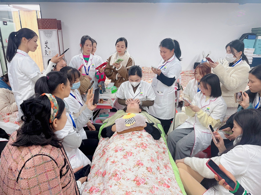 油性皮膚如何快速恢復自然狀態(tài)？廣西皮膚管理師分享