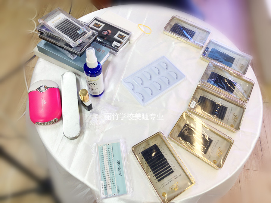 常用的睫毛種類介紹，南寧美睫學(xué)習(xí)