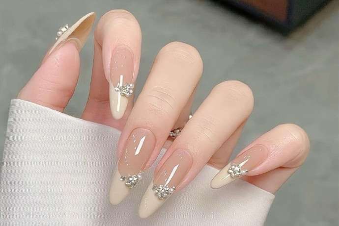 法式蝴蝶結美甲，廣西美甲款式