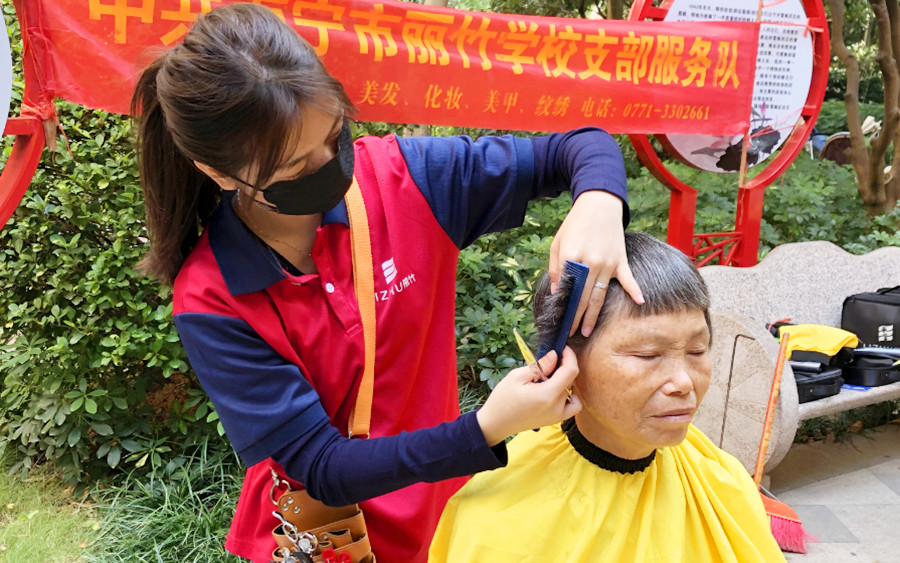 頭發(fā)的軟硬和什么有關(guān)？從零開始學(xué)美發(fā)廣西