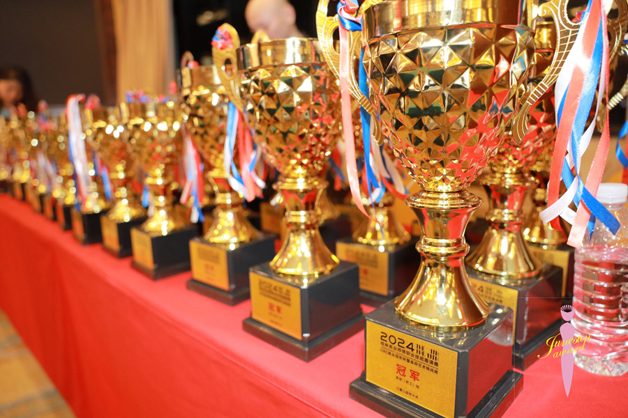 喜報(bào)！祝賀麗竹學(xué)校在桂林第三屆美業(yè)技能邀請(qǐng)賽榮耀加身