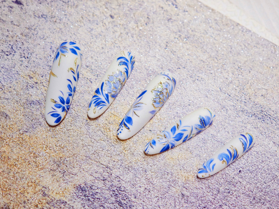 青花瓷美甲，美甲款式小紅書