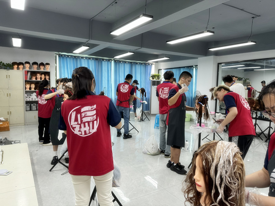 留幾手染發(fā)技術，廣西燙染訓練