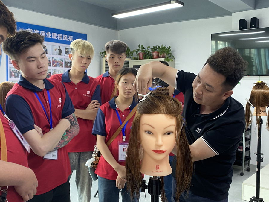 女士發(fā)尾分為哪幾類(lèi)？廣西女士造型分享