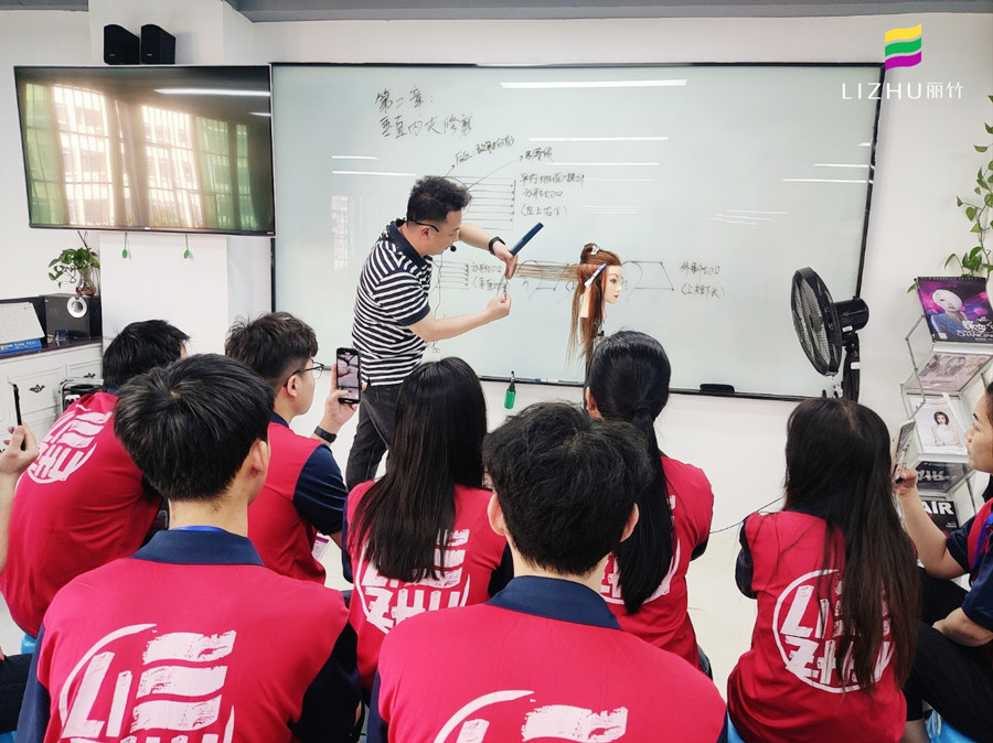 螳螂須發(fā)型的適合人群，廣西美發(fā)修剪