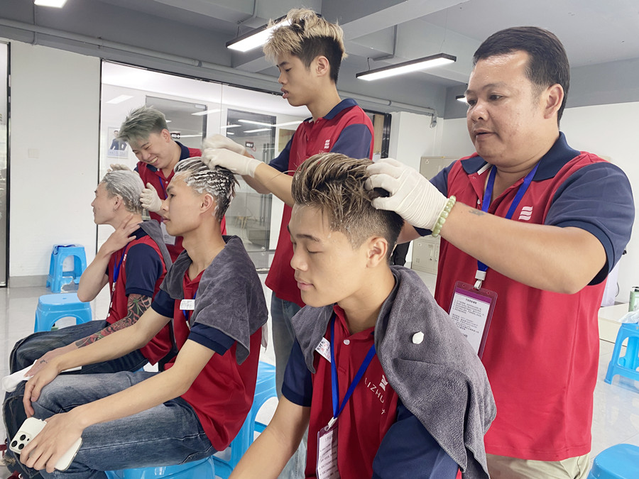 南寧洗頭培訓(xùn)：中式洗頭如何快速氣泡？