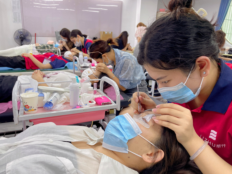 美睫師必需具備的基本功，學(xué)美睫0基礎(chǔ)