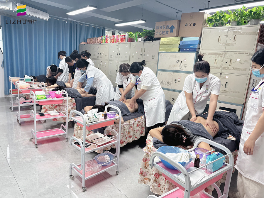 新年假期給身體按摩能有多爽，廣西美容管理健康