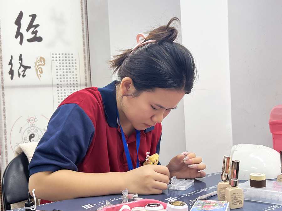 冰粉蝴蝶美甲，南寧美甲技能大賽作品解析