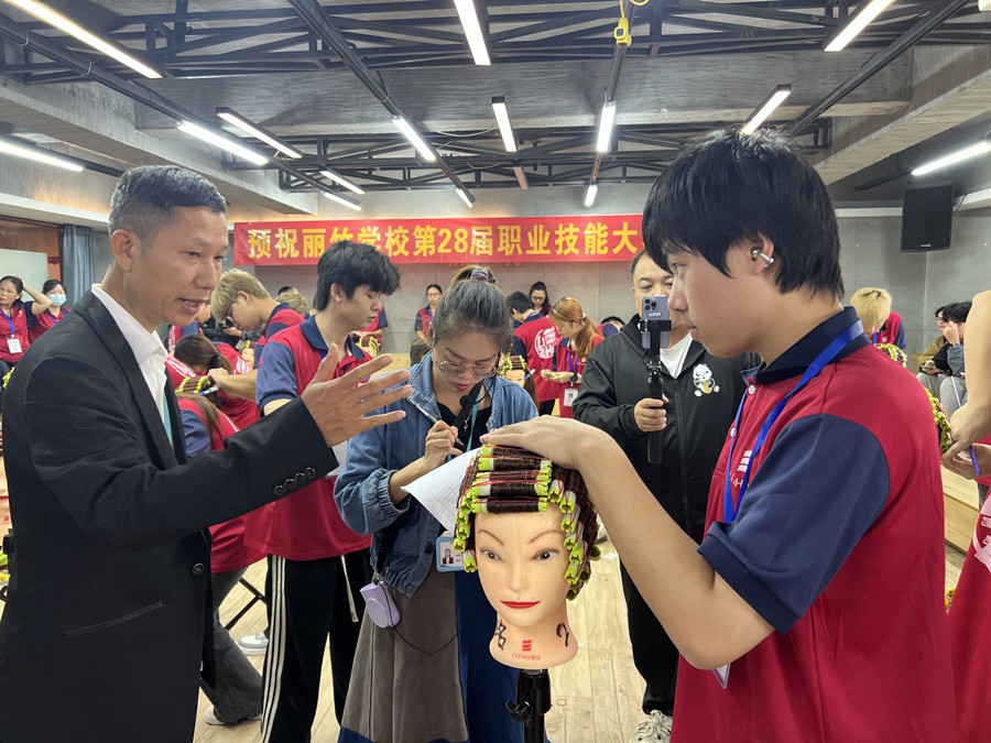 南寧美發(fā)學(xué)校技能大賽標準杠項目獲獎名單出爐