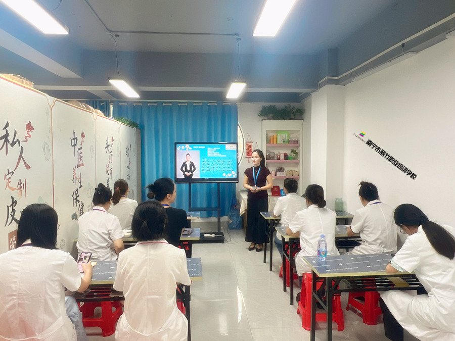 學(xué)習(xí)美容儀器的重要性，南寧美容進修培訓(xùn)