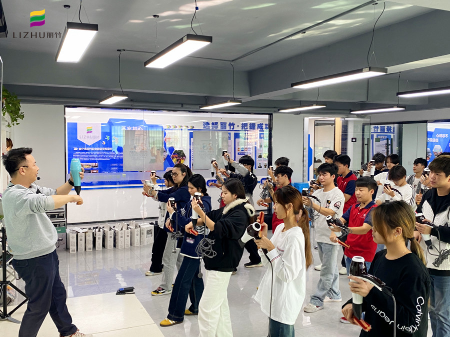 廣西燙染吹風造型學校課堂