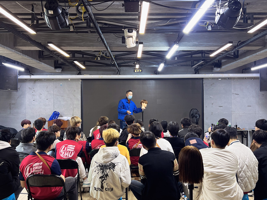 男士發(fā)型手法示范課堂，南寧剪發(fā)學(xué)習(xí)