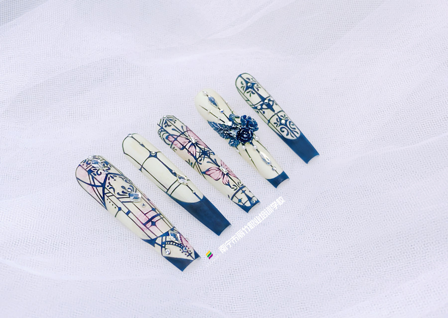 手繪窗花美甲，南寧美甲設(shè)計(jì)專業(yè)作品