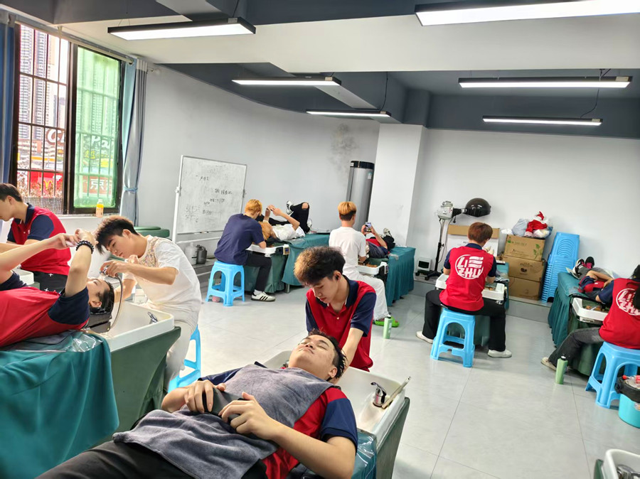 專業(yè)美發(fā)洗護和普通洗頭的區(qū)別，南寧美發(fā)教學(xué)